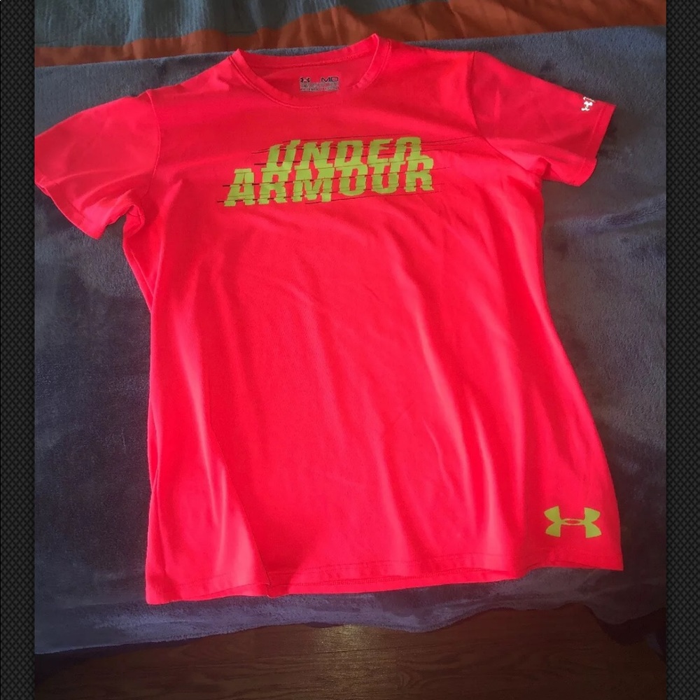 Womens Under Armour Semi Fitted Shirt Medium